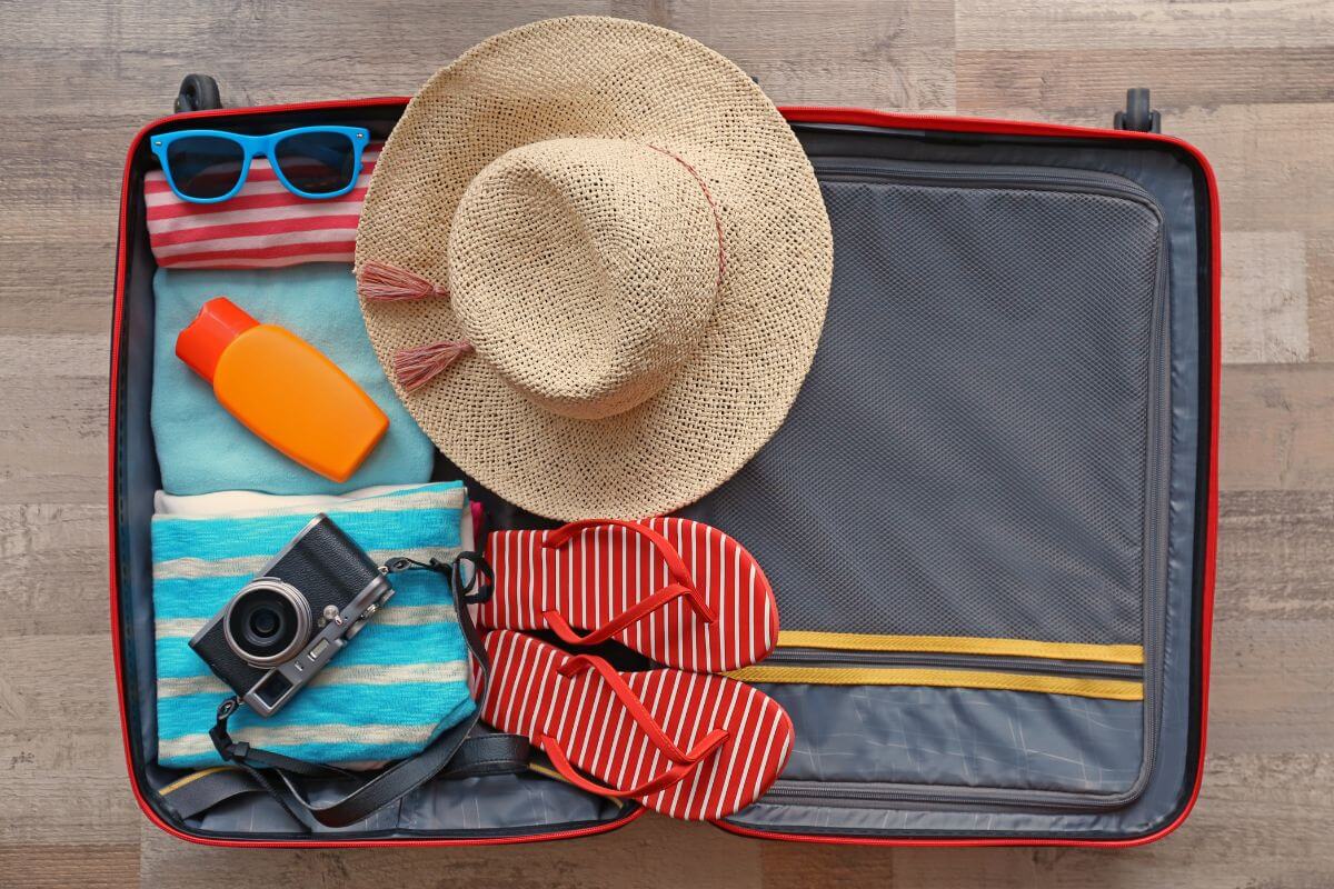 Koffer packen für einen Strandurlaub