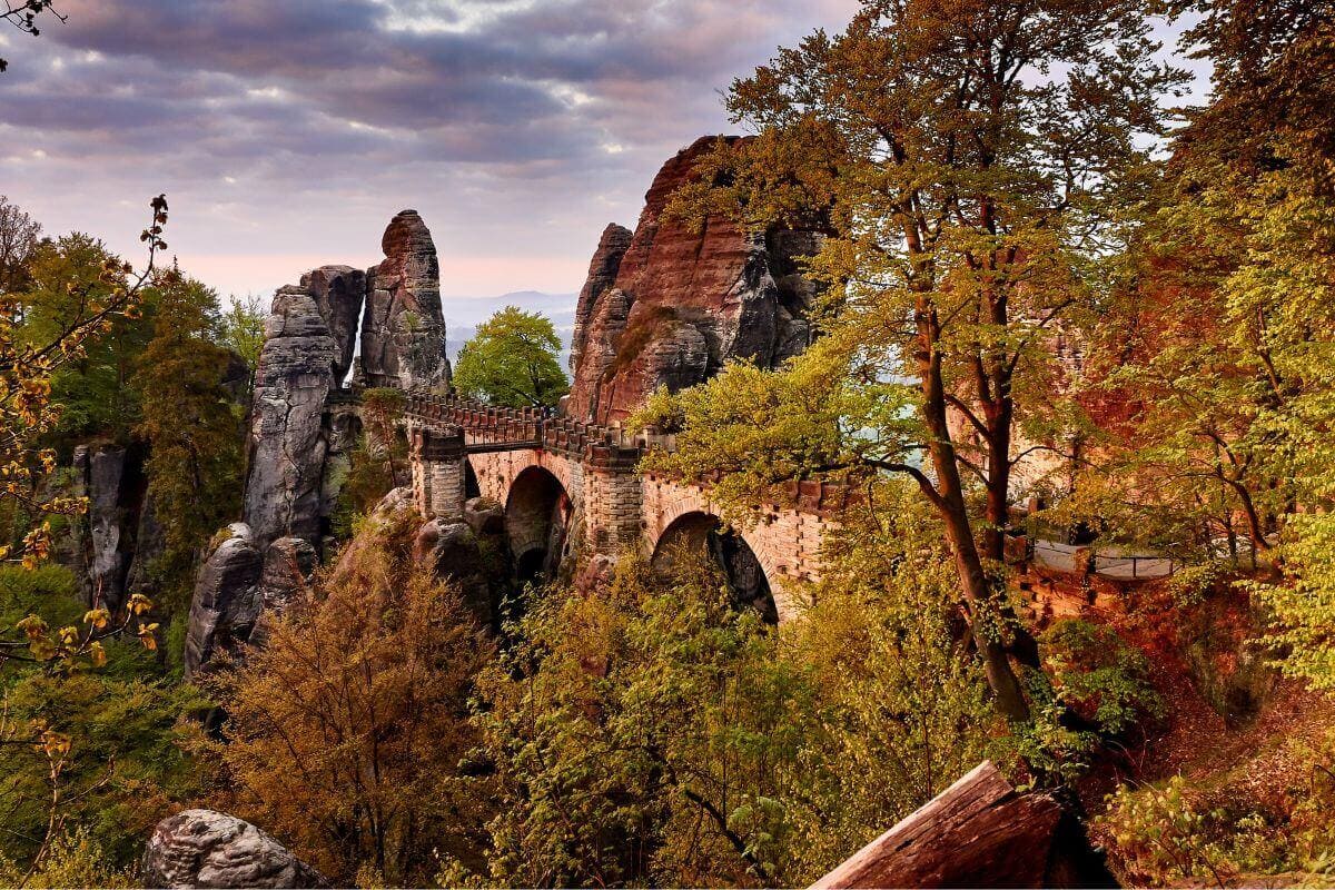 Basteibrücke in der Natur in Deutschland