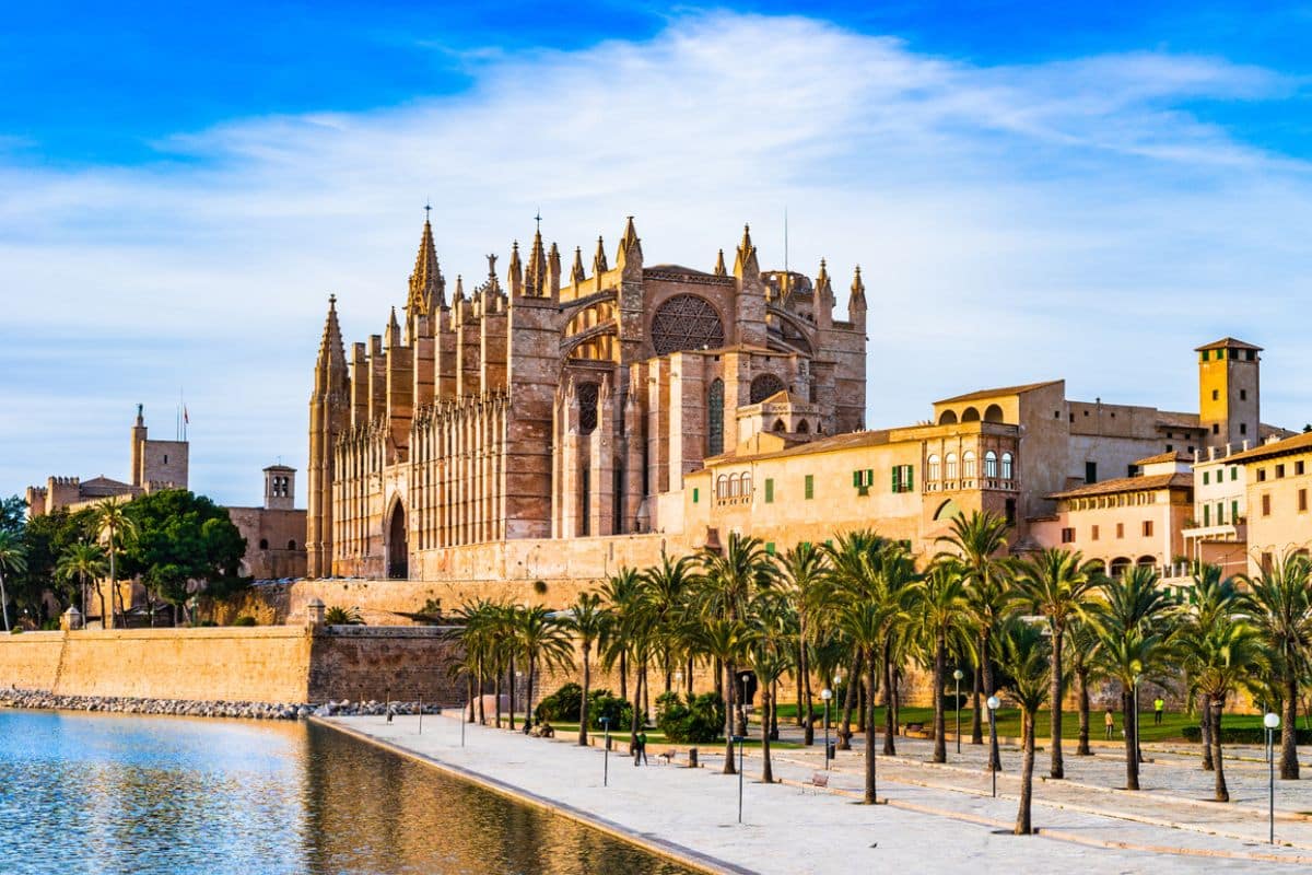 Kathedrale La Seu und Parc del Mar in Palma de Mallorca